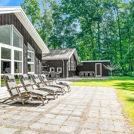 Patrice - 300m From The Sea By Interhome